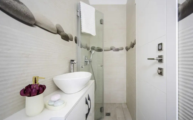 Sweet Inn Apartments- Carmel Market