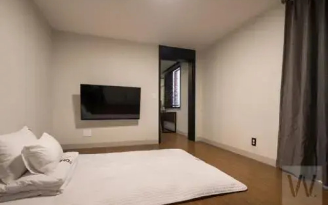 Number 25 Hotel