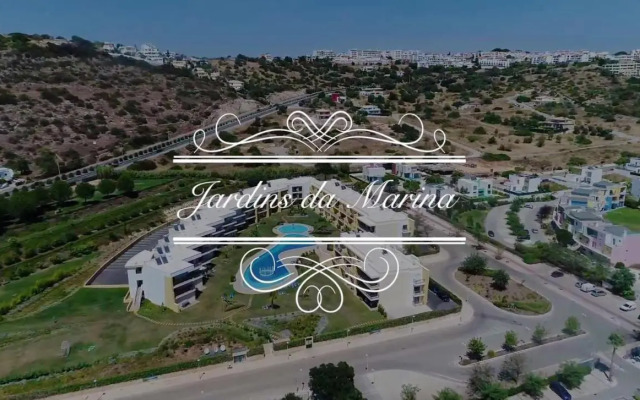 #010 Jardins Marina Holidays Flat with Shared Pool