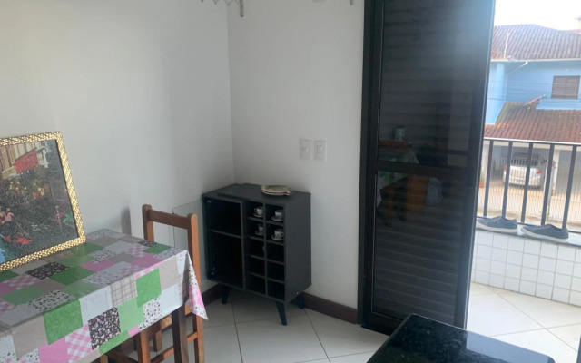 toninhas 300 mts mar