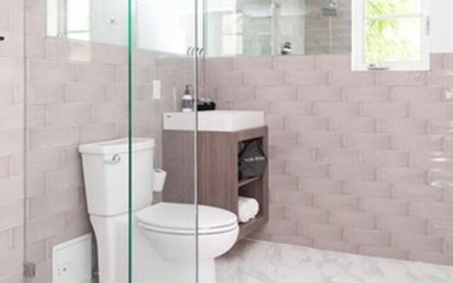 Luxuri Suites