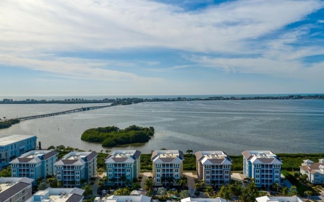 Luxury Waterfront 3 Bedroom Margaritaville Condo by RedAwning