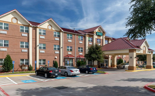 Quality Suites Addison - Dallas