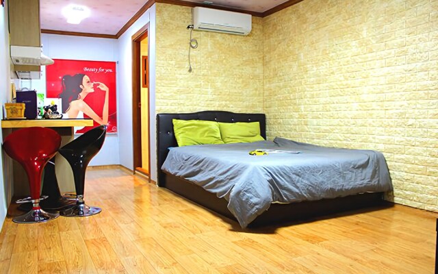 Hoengseong Lovehouse Pension