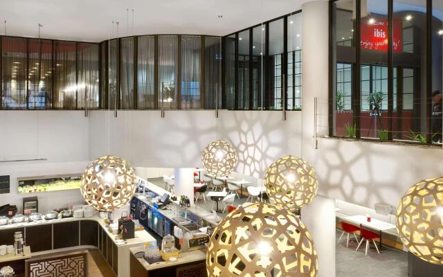 ibis Melbourne Hotel and Apartments