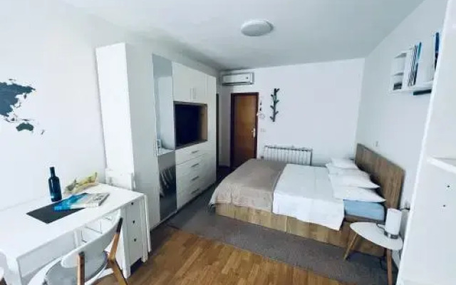 Jakov Apartments