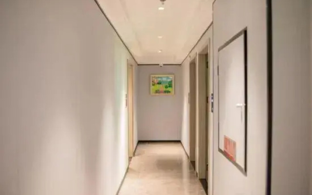 Junhai Business Hotel