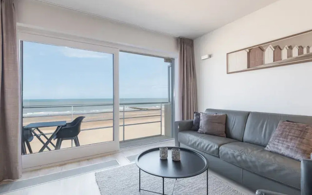 Studio on 4th Floor for Family