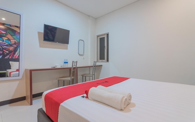 RedDoorz @ Rajawali KM 5 – Guest Rooms – Palangkaraya