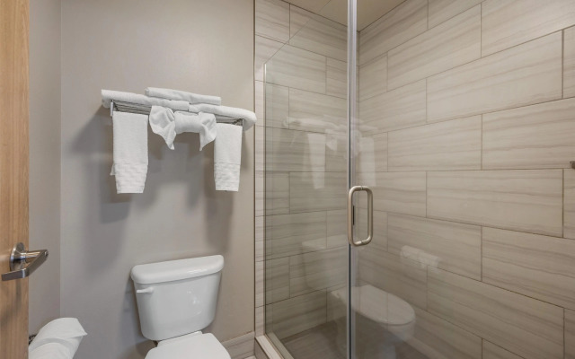 Best Western Sawtooth Inn & Suites