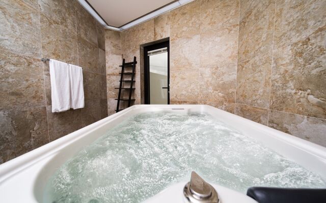 Libentia Hotel & Pool Villa