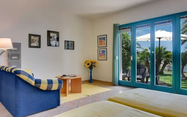 Airconditioned Studio Apartment With Seaview