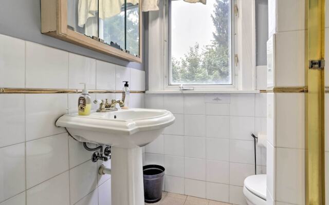 Lovely Home Near FDU & Holy Name Hospital!