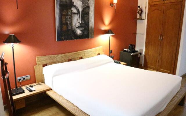 Hostal Les Monges Palace