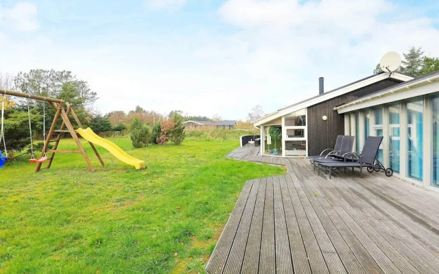 10 Person Holiday Home in Jerup