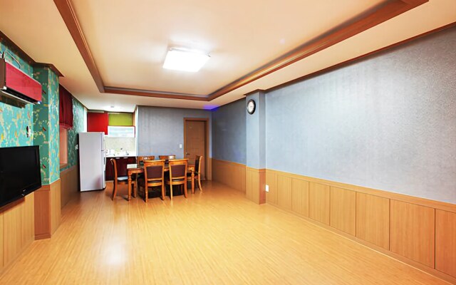 Ganghwa Haeneomi Pension