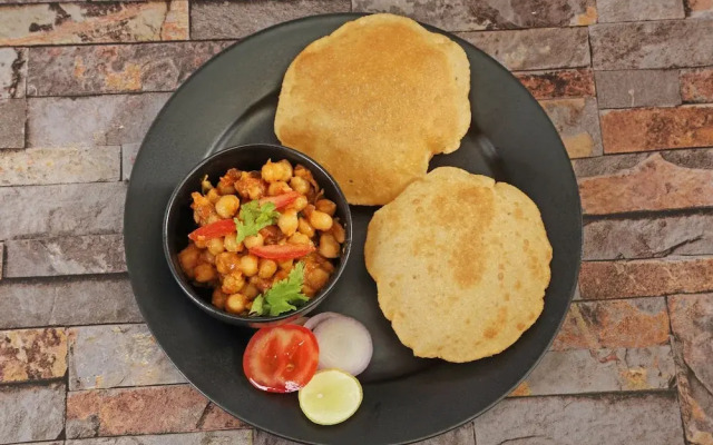 OYO Townhouse 165 Netaji Road