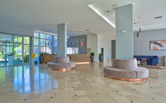 Arena Hotel Holiday