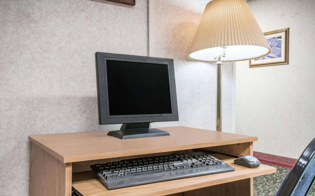 AmericInn by Wyndham Tomahawk