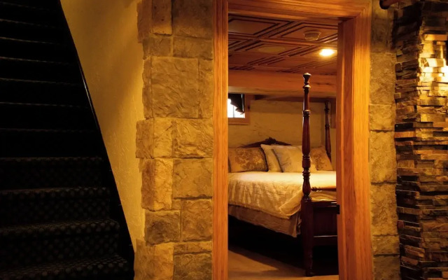 Chateau Connellsville