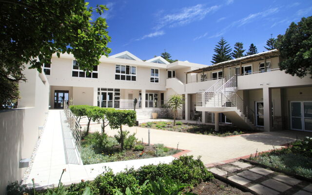 Abalone Guest Lodge