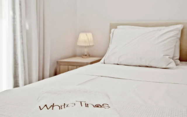White Tinos Luxury Suites