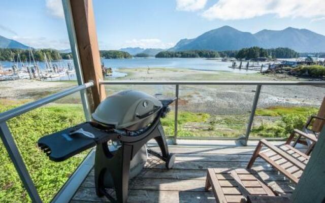 Luxury 2BR Oceanfront Condo by OnlyBC 201