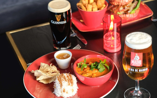 Radisson RED London Gatwick Airport
