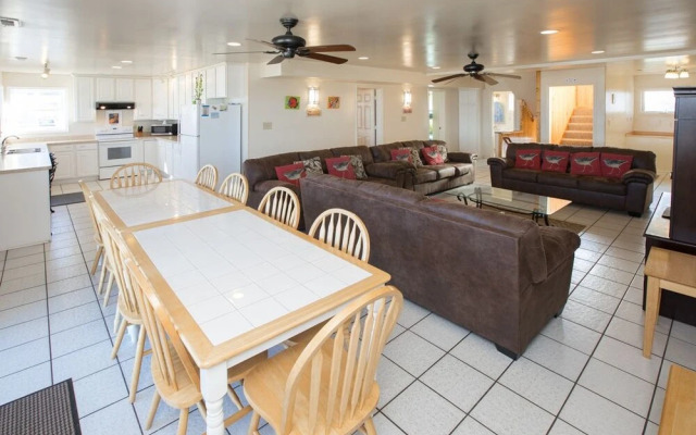 Oceanfront Villa - 12 Br Home