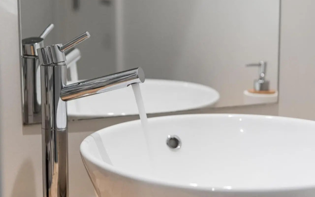 GuestReady - The Lucky One