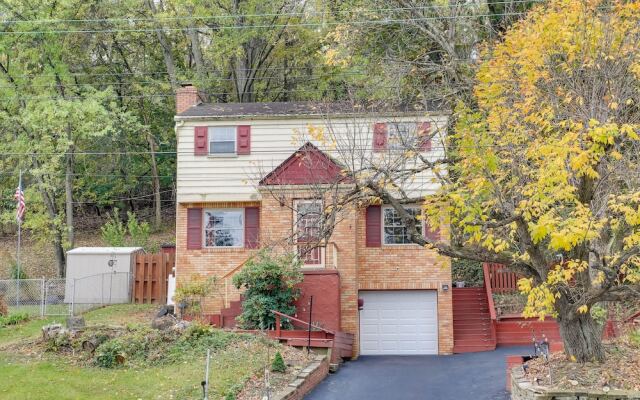 Cute Home w/ Patio ~ 7 Mi to Dtwn Pittsburgh