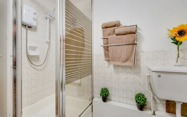 Super Central Hotel Style Ensuite Bedroom #3