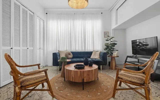 Otium Rentals Historic and Vibrant Apartment
