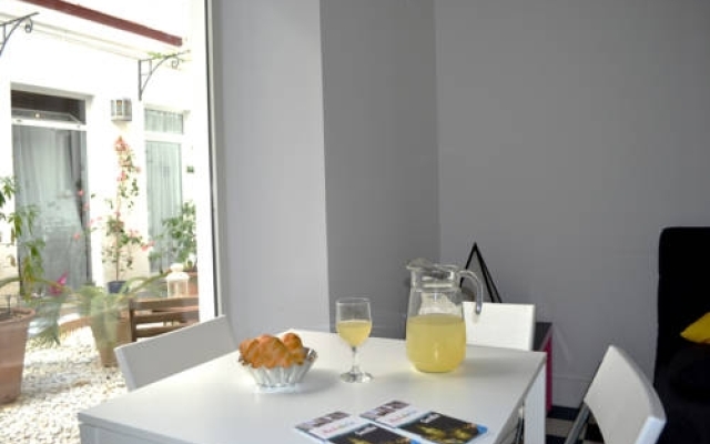 Casas Y Patios De Sevilla