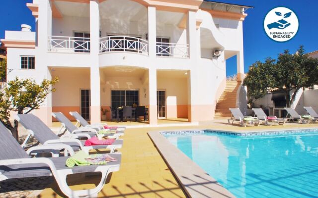 Villa Nespereira