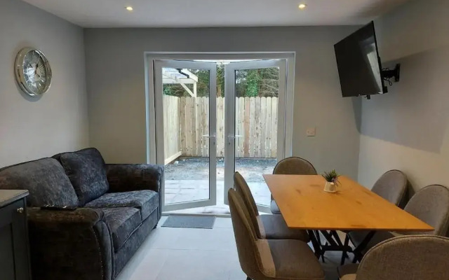 7 Eyre Square Lane