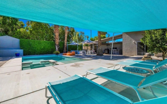 Modern Paradise at Sonora