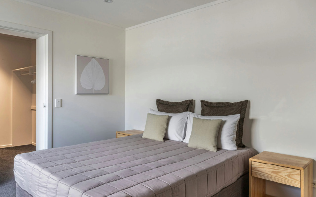 Ika Nui Taupo – Guest Rooms – Taupo