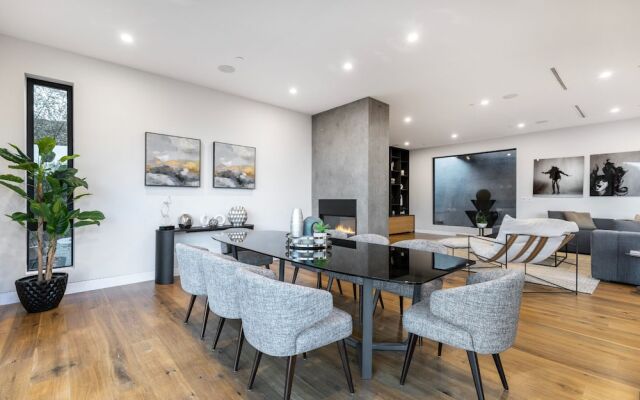 Skyline Luxury Haven