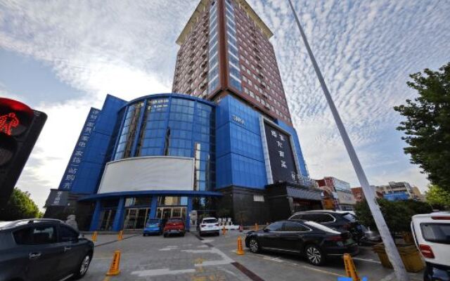 Century Star Boutique Hotel (Zhoukou Railway Station Red Star Macalline Branch)