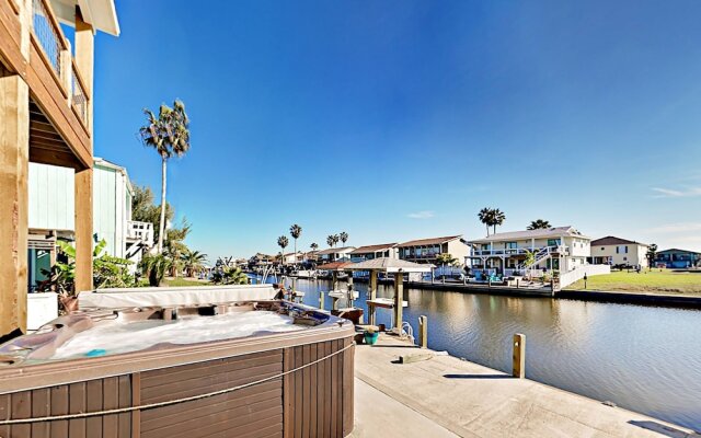 Canal-Front - 3 Br Home
