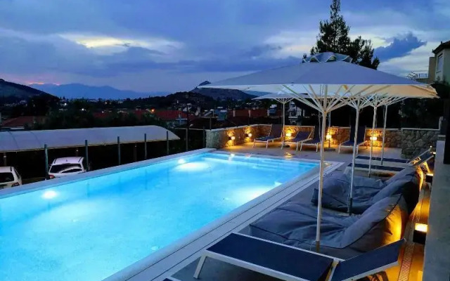 Andrews Luxury Residence