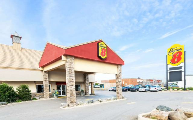 Super 8 by Wyndham Cambridge/Kitchener/Waterloo Area