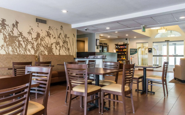 Sleep Inn & Suites Pittsburgh Airport