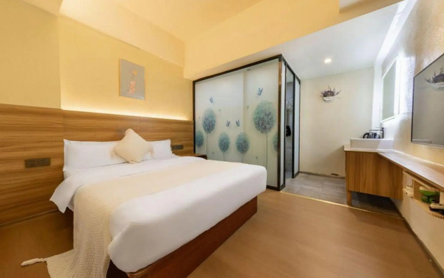 Yingshang·High-end LOFT Hotel Apartment (Longsheng Building, Xiang'an District)