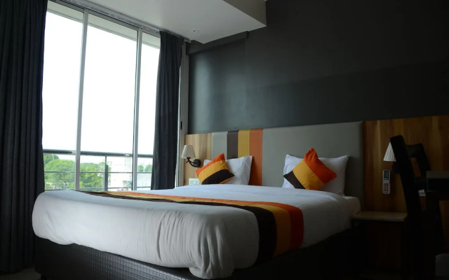 Elita Rooms