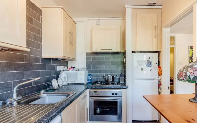 Spacious 1 Bed near Shepherds Bush