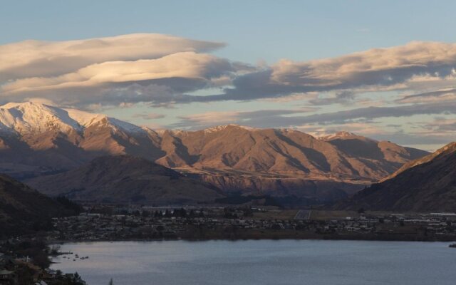 Mountain & Lake Views