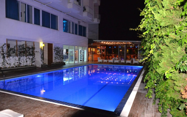 Kristal Beach Hotel