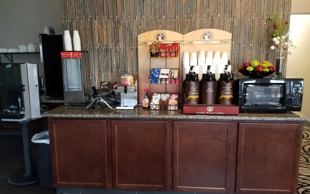 Okoboji Inn & Suites